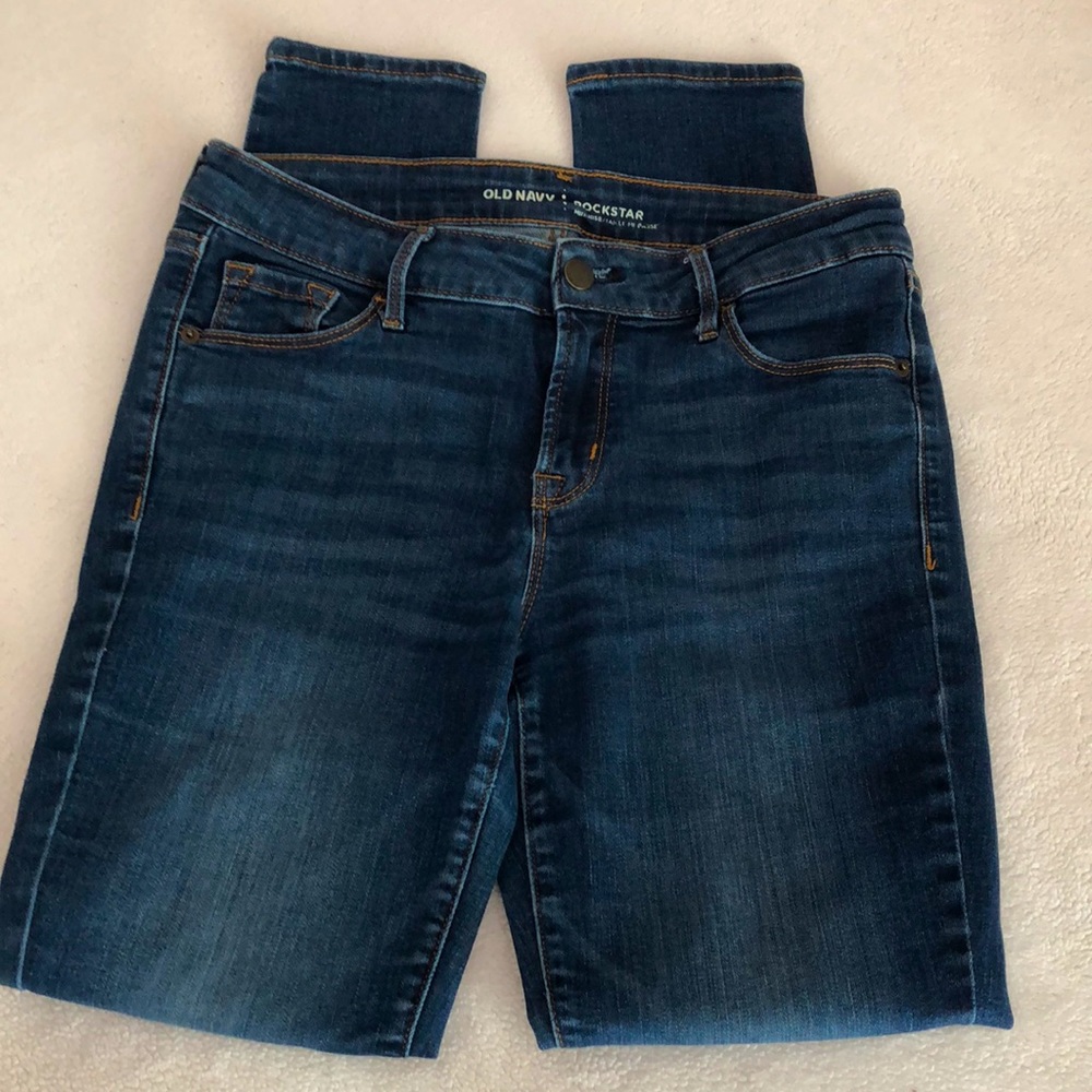 Old Navy rockstar mid-rise jeans! size 8 regular pre-loved! color: med/dark blue